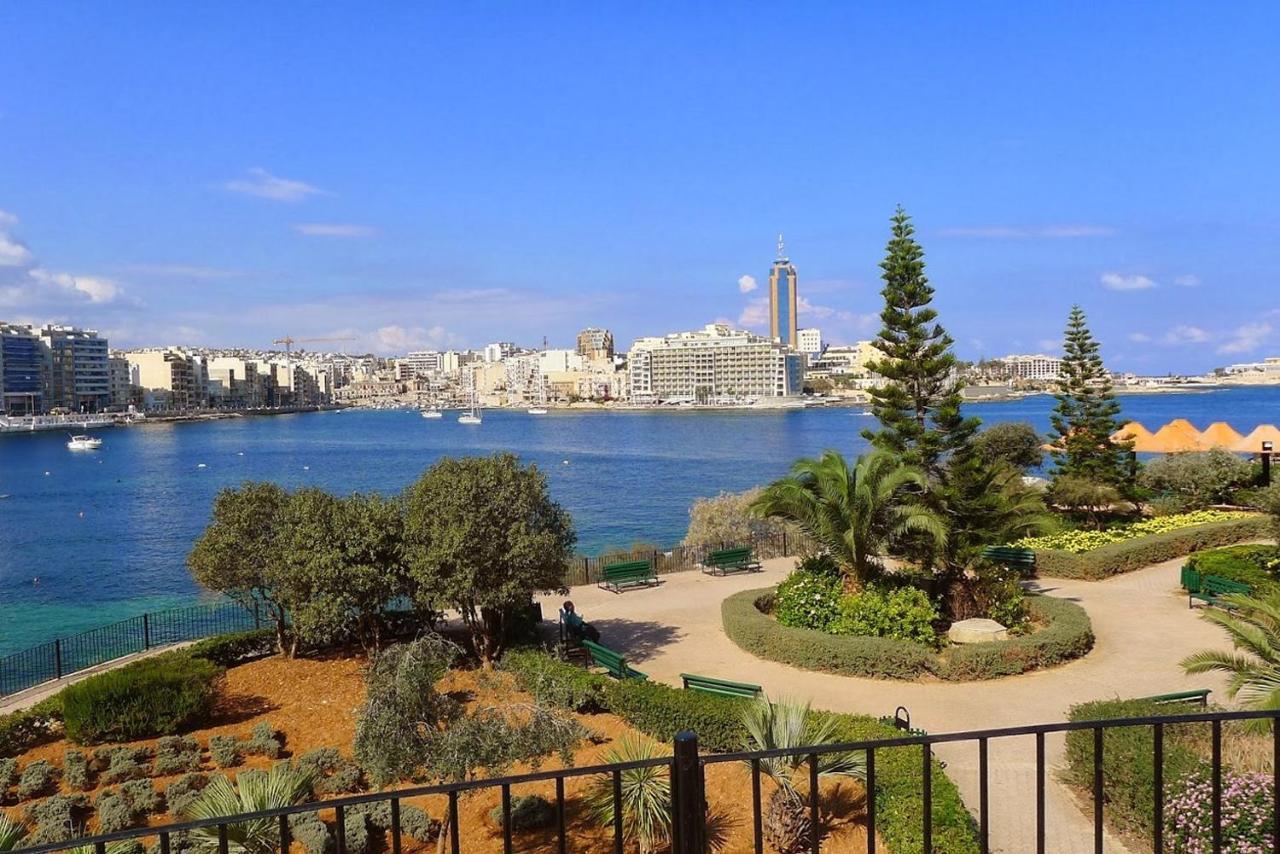 Modern Seaview Apartment In A Prime Location Sliema Bagian luar foto