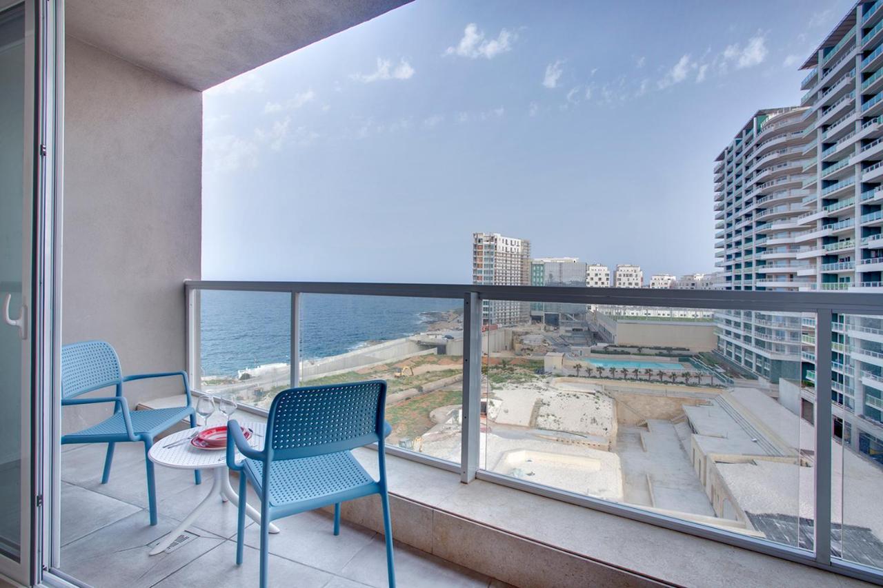 Modern Seaview Apartment In A Prime Location Sliema Bagian luar foto