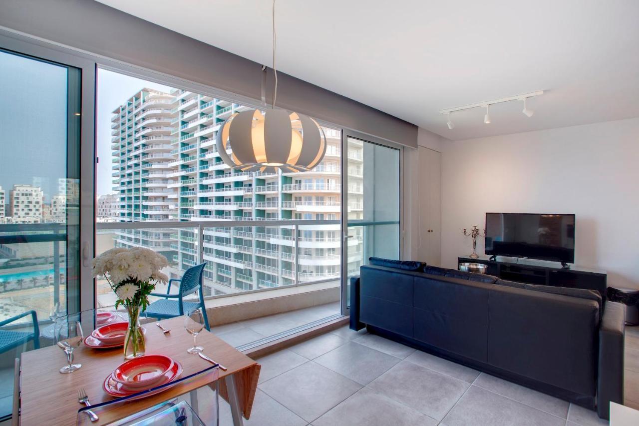 Modern Seaview Apartment In A Prime Location Sliema Bagian luar foto